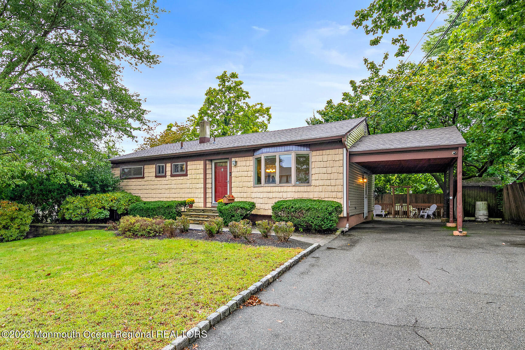 Property Photo:  8 Beverly Drive  NJ 08857 