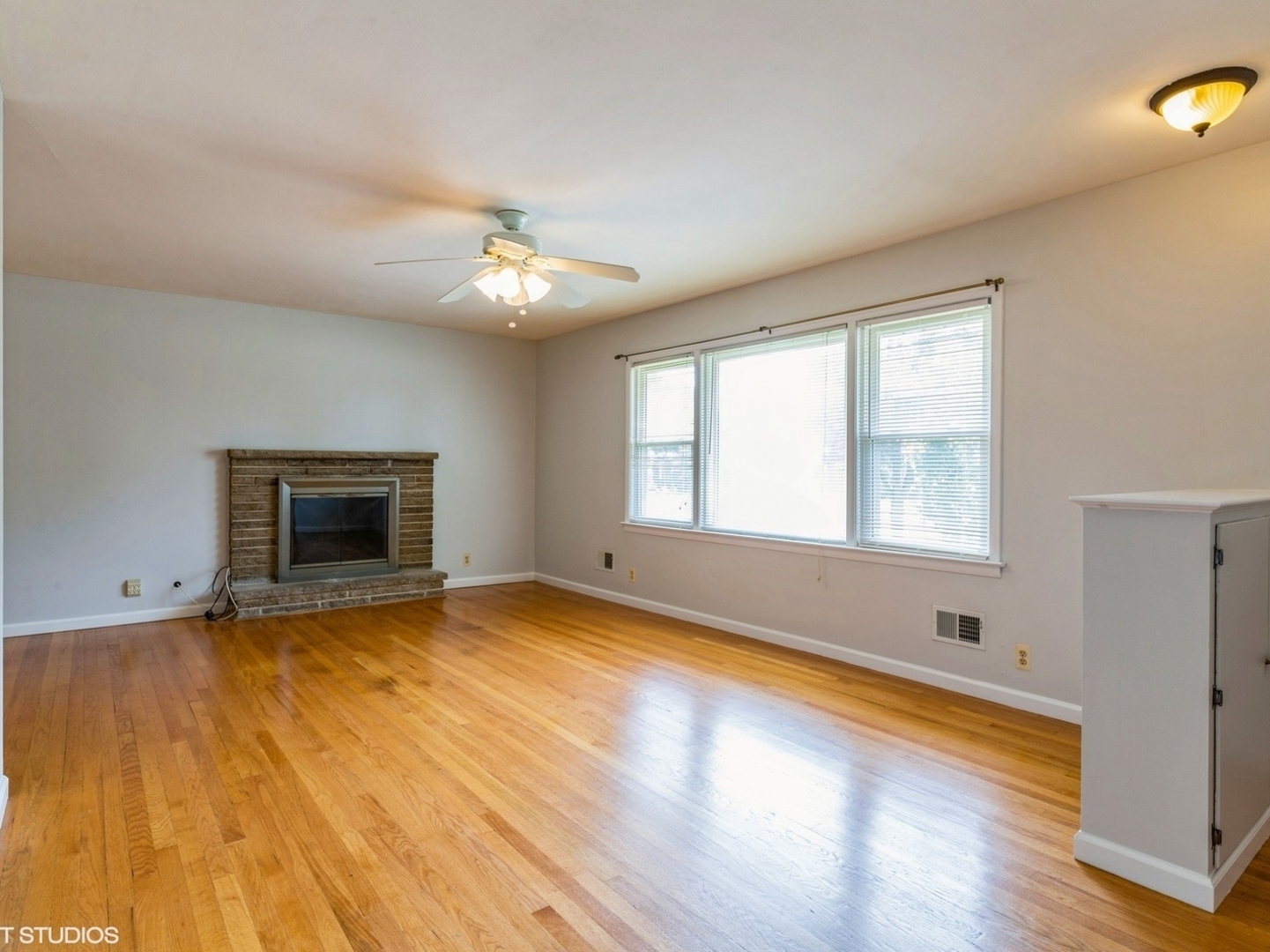 Property Photo:  7122 Greenwood Street  IL 60053 