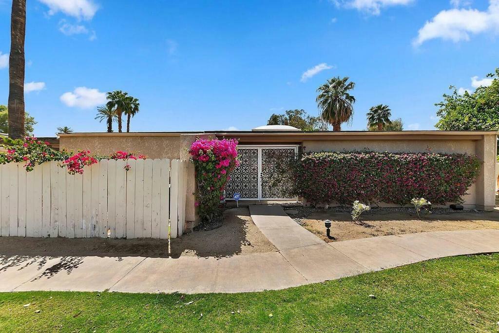 Property Photo:  74122 Catalina Way  CA 92260 