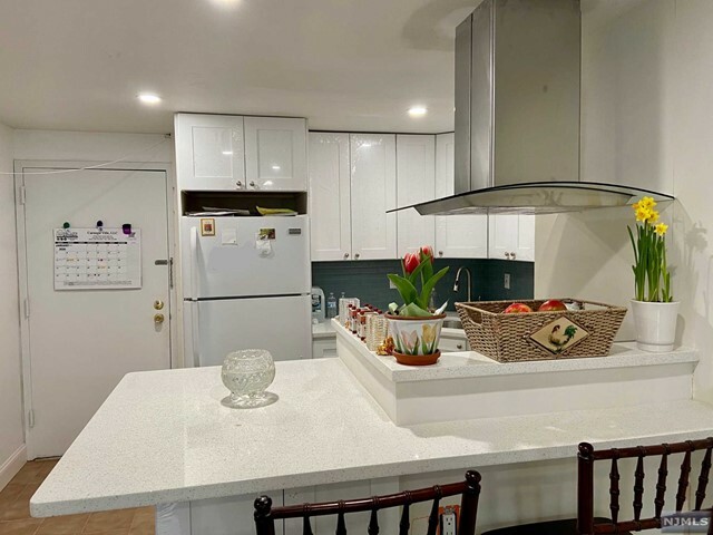 Property Photo:  110-14 Sussex Street 4C  NJ 07601 