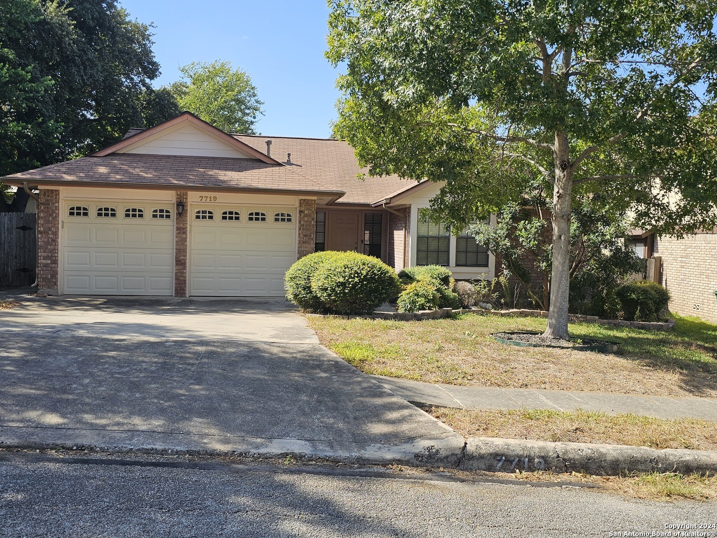 Property Photo: 7719 Bay Berry TX 78240