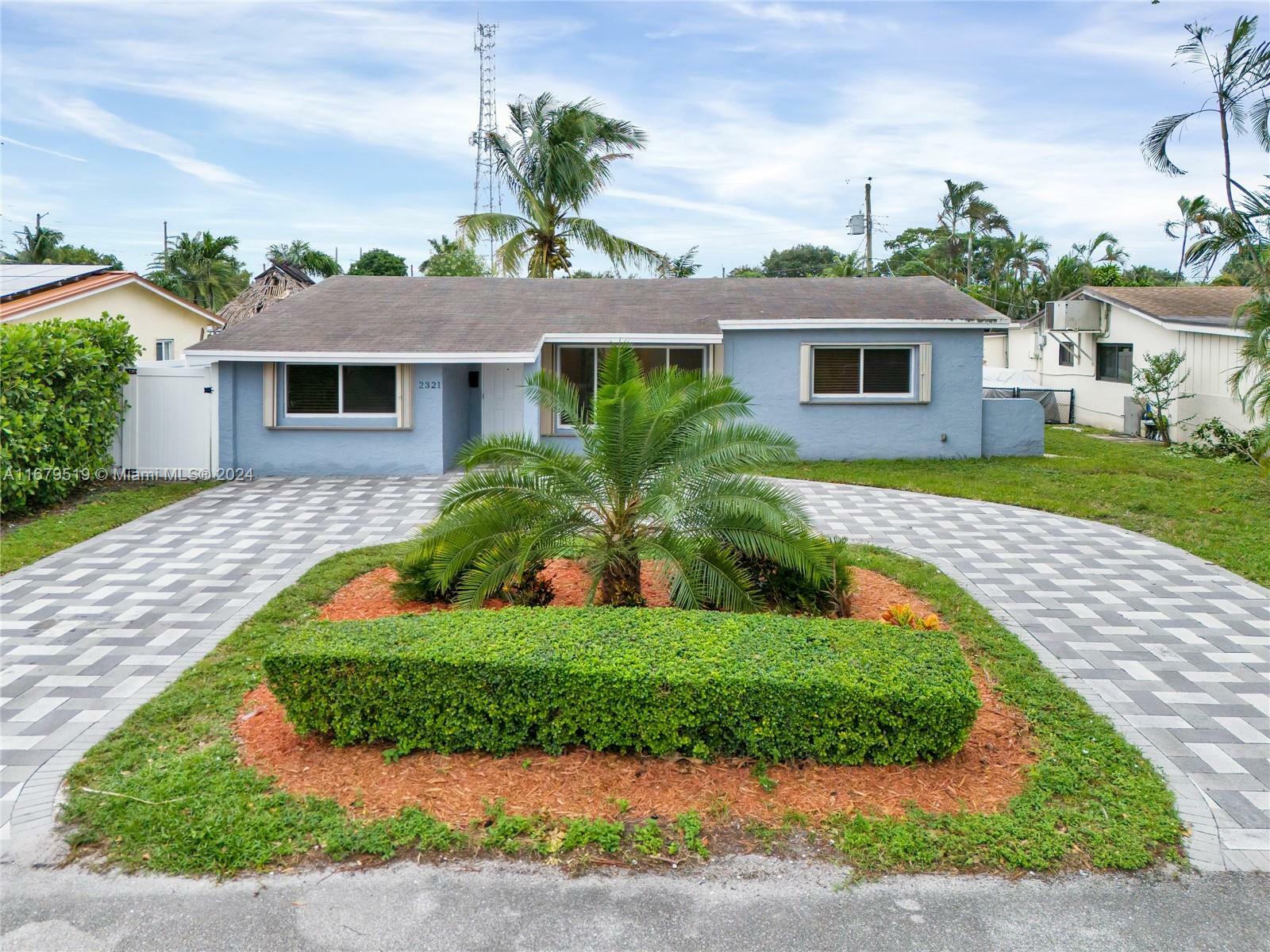 Property Photo:  2321 N 69th Way  FL 33024 