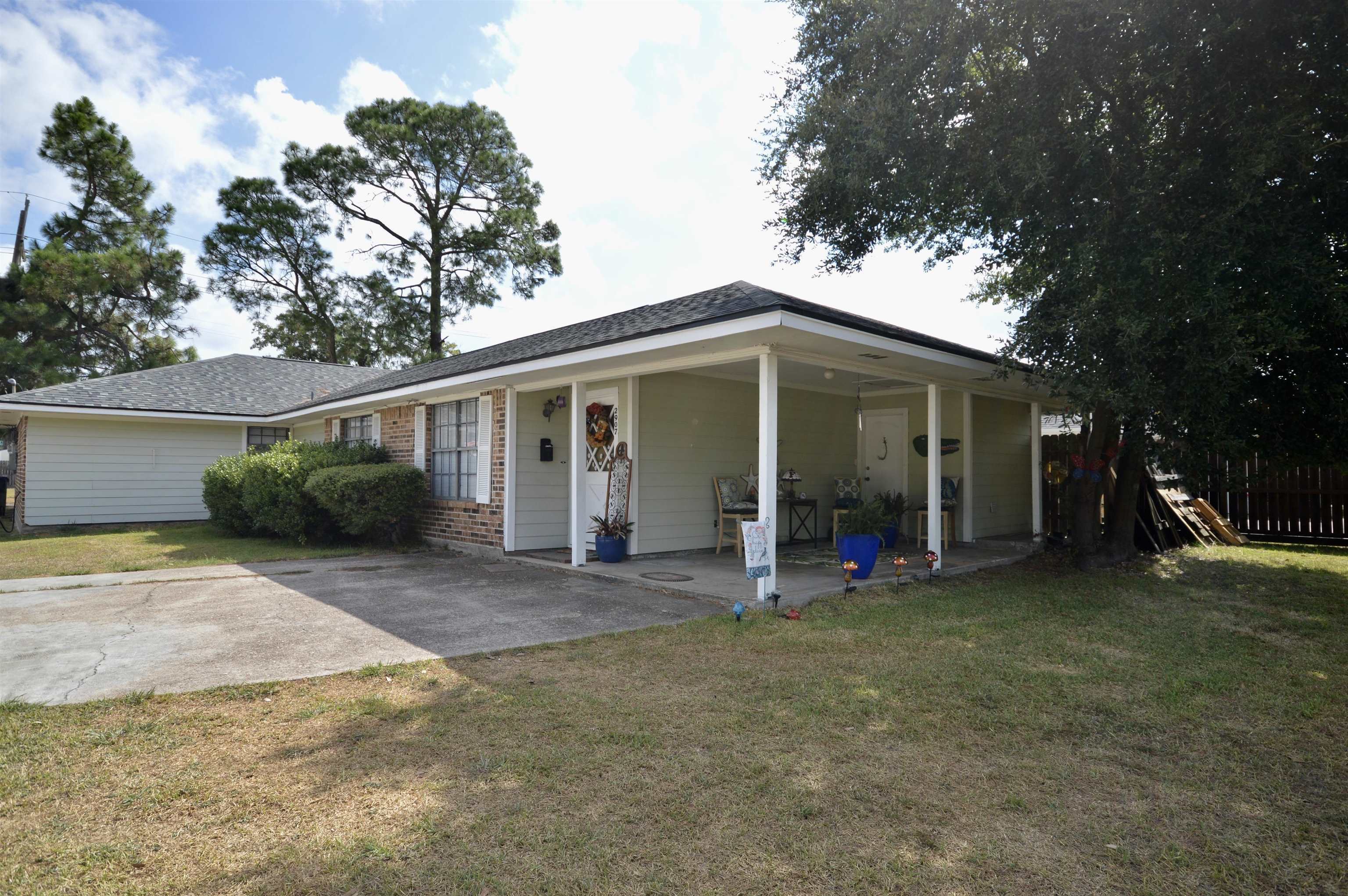 Property Photo:  904 S 29th Street  TX 77627 