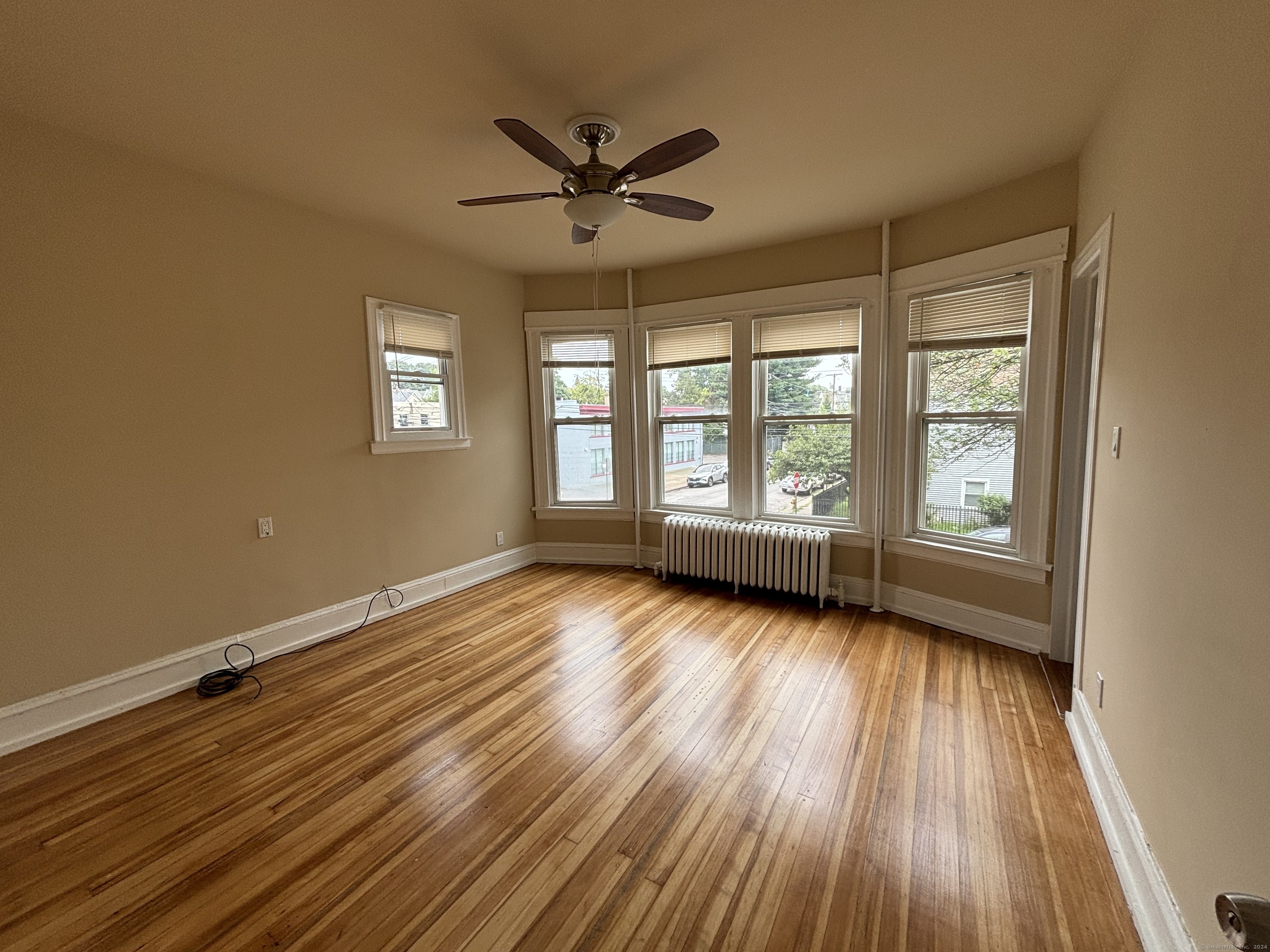 Property Photo:  252 Maplewood Avenue  CT 06604 