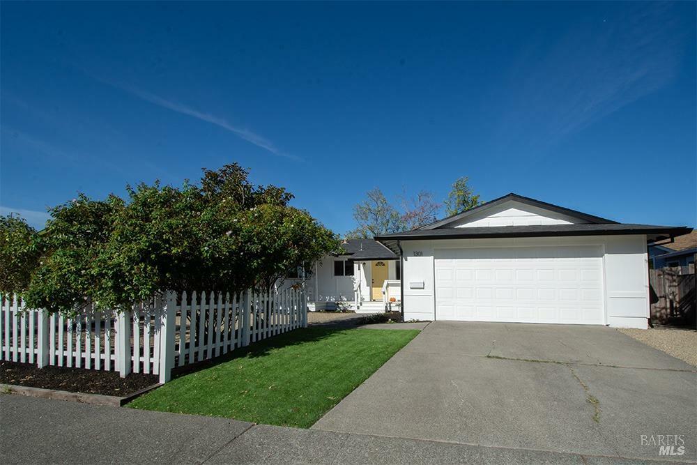 Property Photo:  1301 San Rafael Drive  CA 94954 