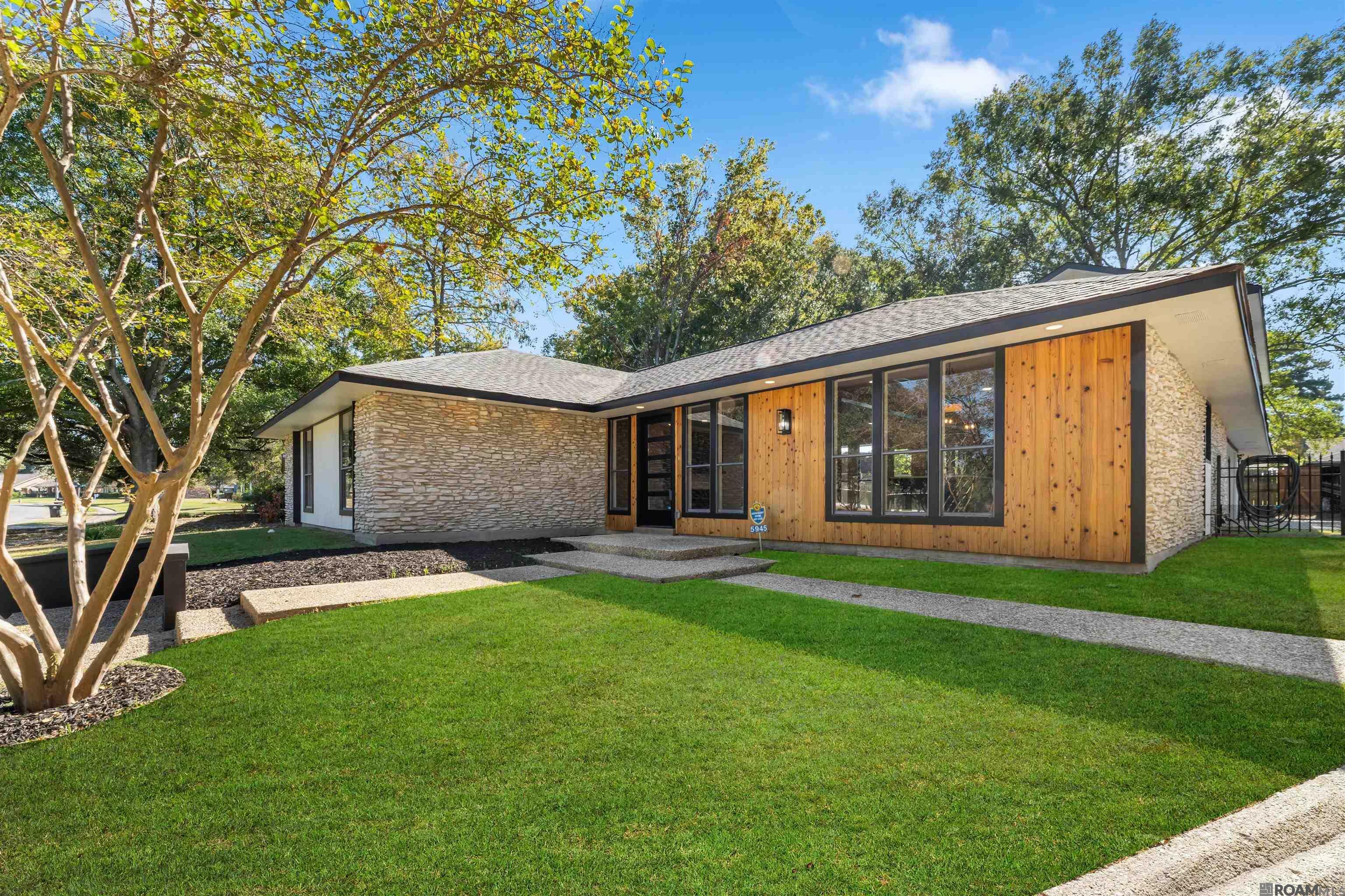 Property Photo: 5945 Hickory Ridge Bl LA 70817