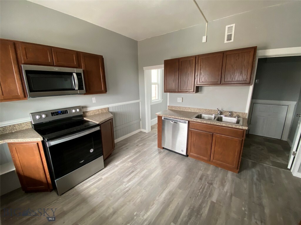 Property Photo:  315 - 321 N Washington  MT 59701 