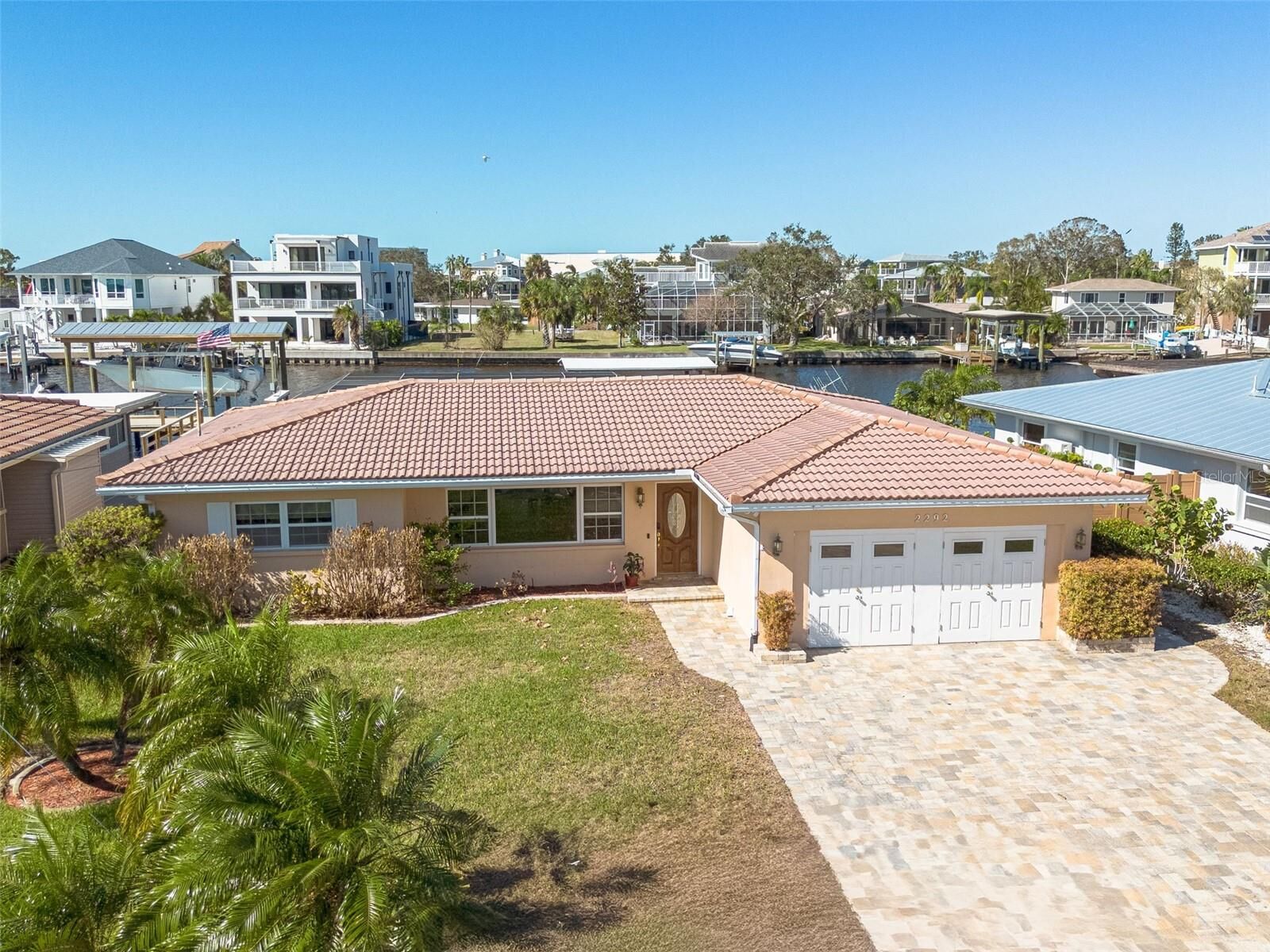 Property Photo:  2292 Edythe Drive  FL 34698 