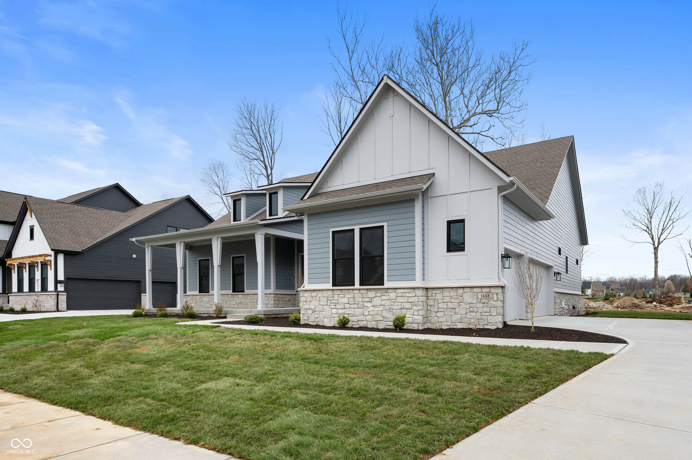 Property Photo: 1433 Chatham Hills Boulevard IN 46074
