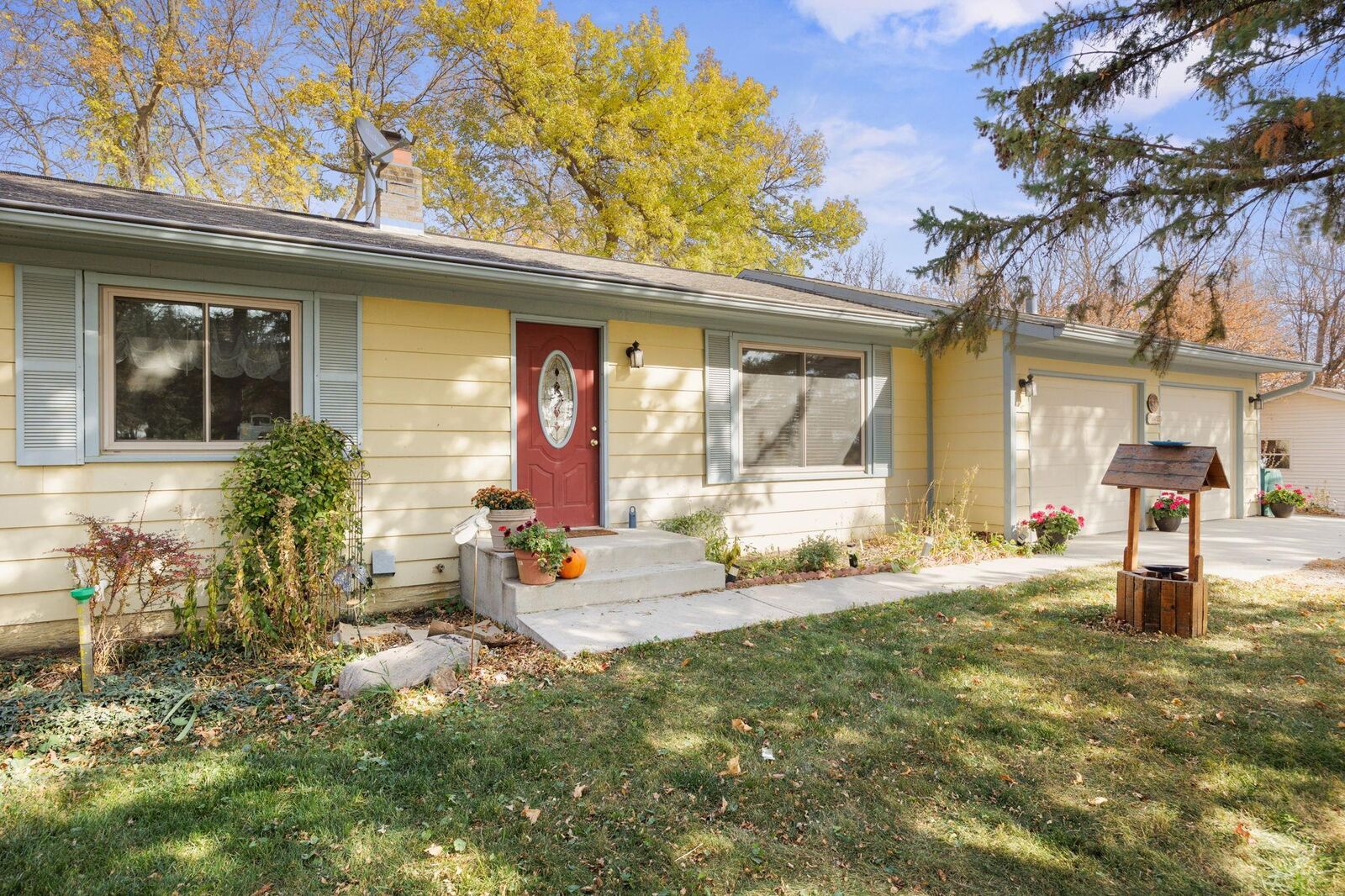 Property Photo:  11094 Ahern Avenue SE  MN 55388 