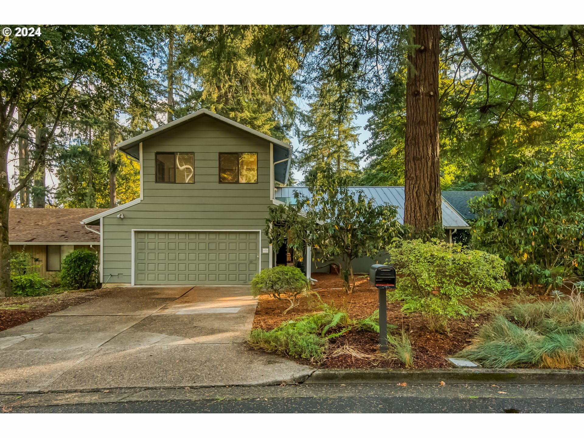 4322 Collins Way  Lake Oswego OR 97035 photo