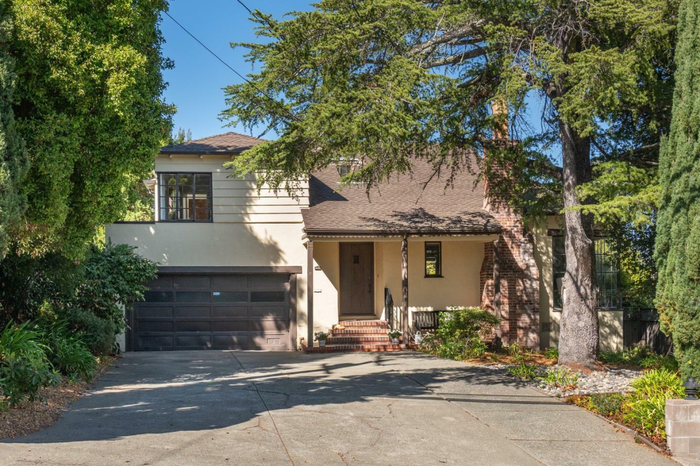 Property Photo:  2932 Hillside Drive  CA 94010 