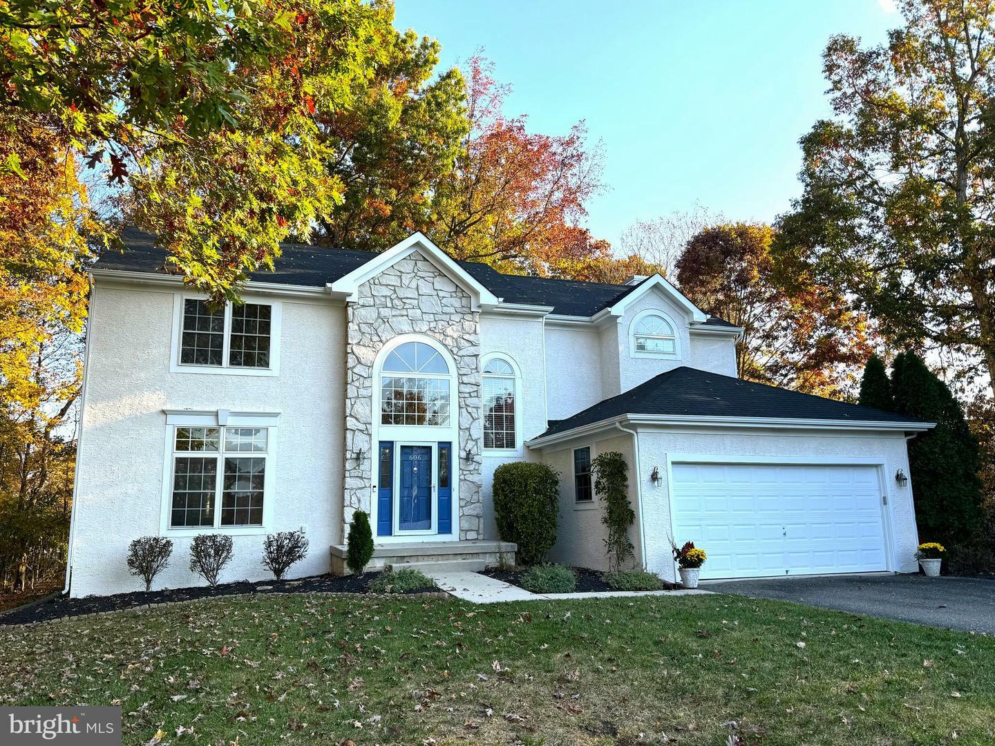 Property Photo:  606 Gable Court  NJ 08094 