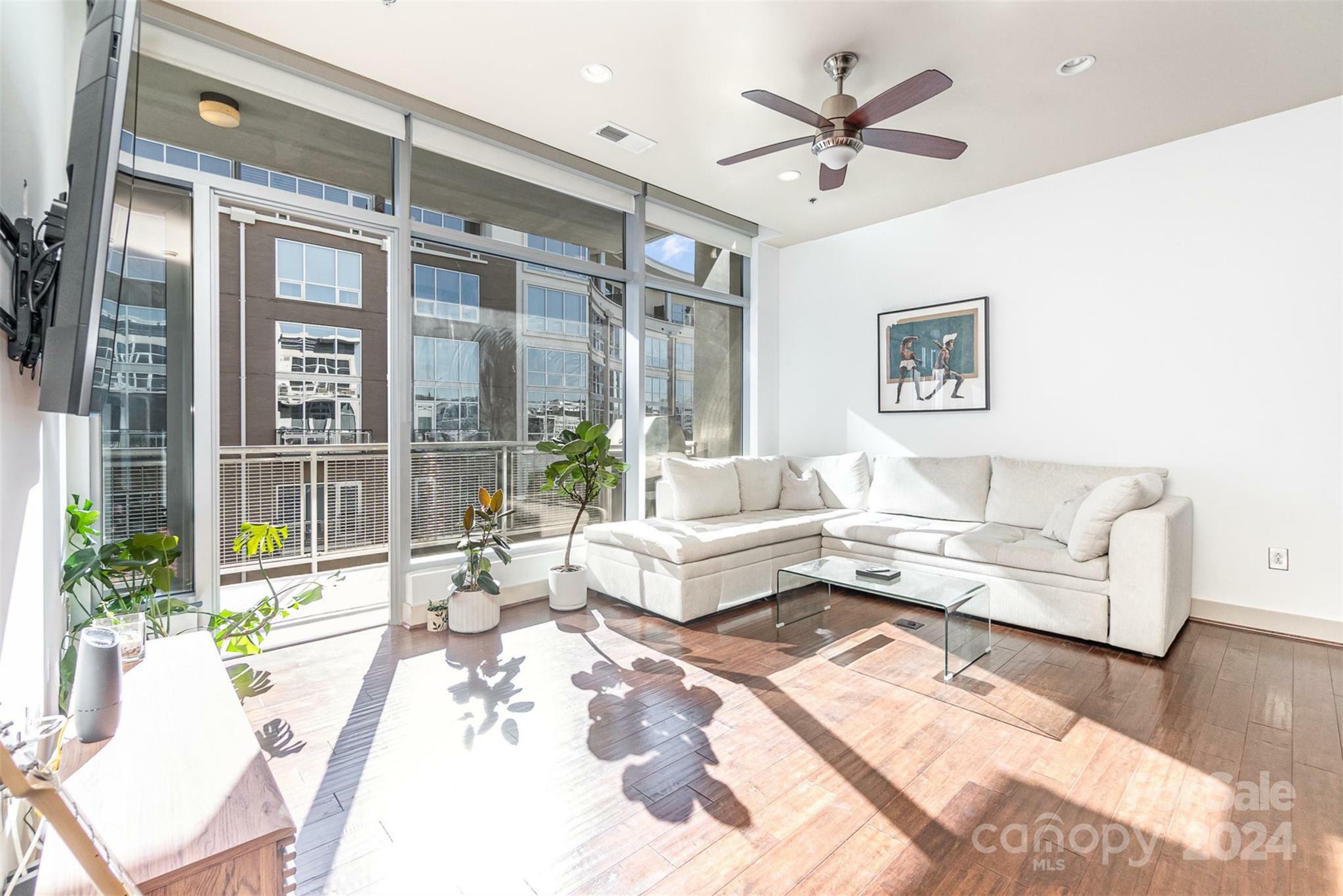 Property Photo:  1100 Metropolitan Avenue 305  NC 28204 