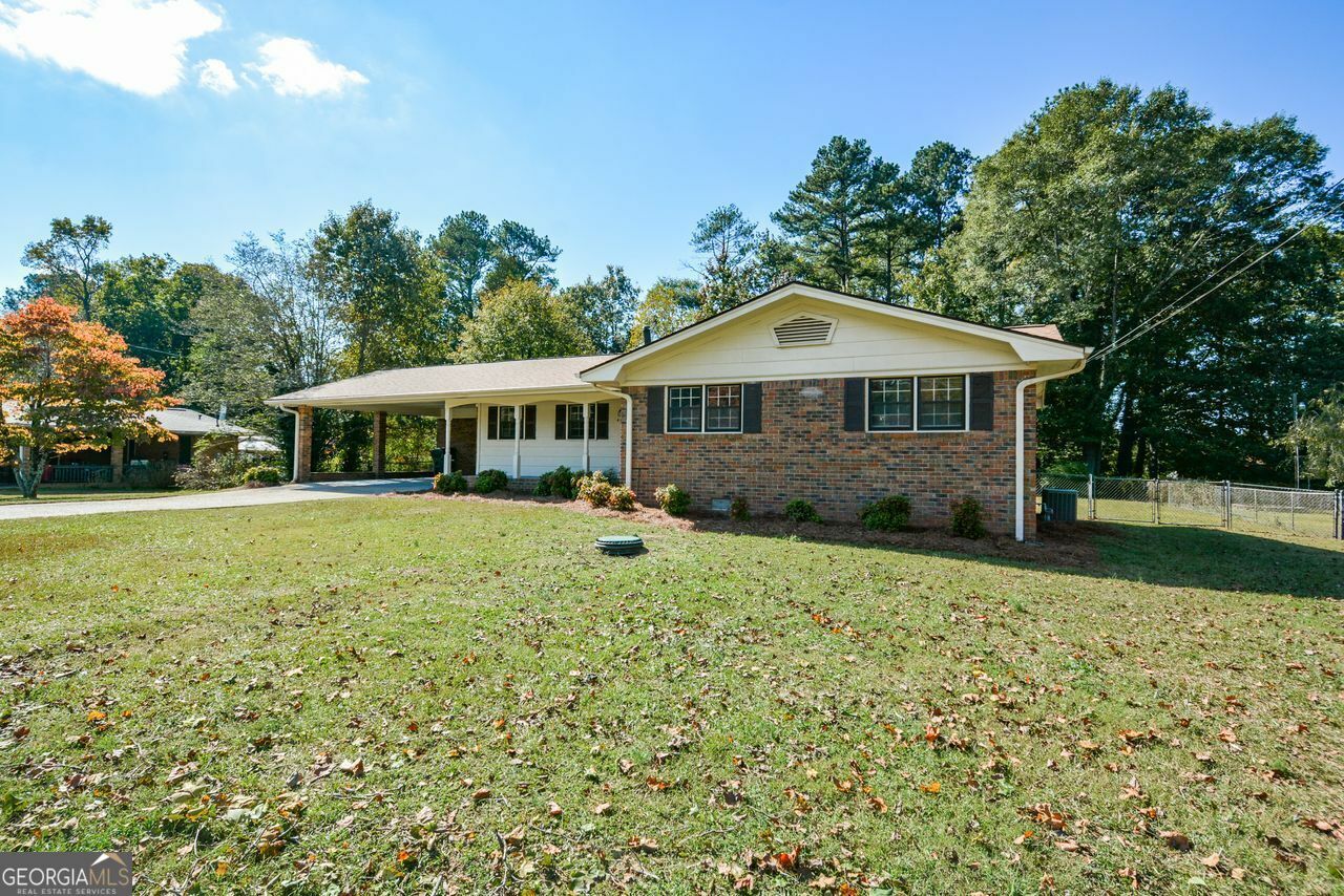 Property Photo:  4250 Crabapple Trail  GA 30106 