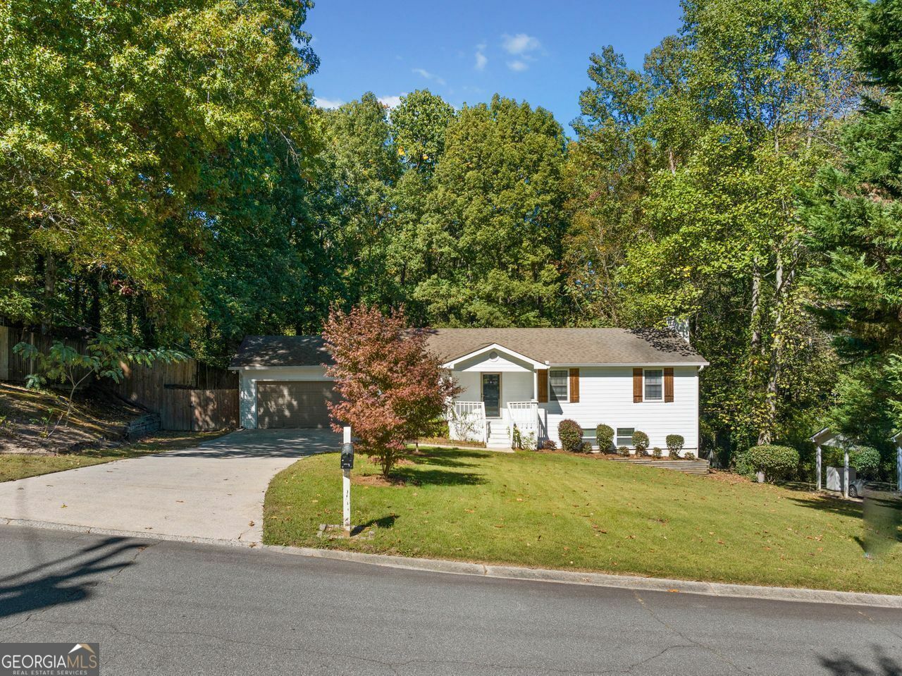 Property Photo:  1291 Sommerset Drive  GA 30043 