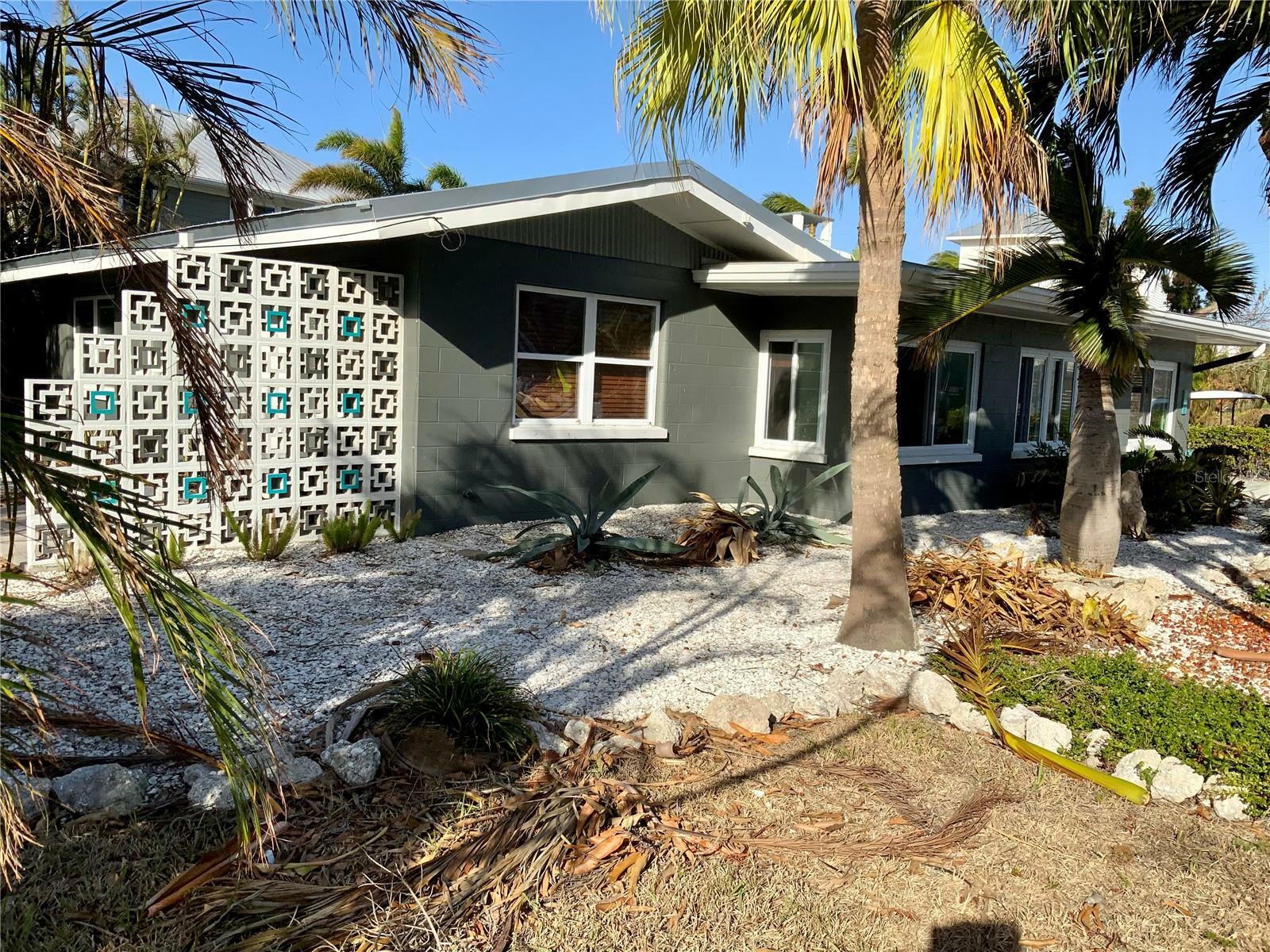 Property Photo:  231 S Harbor Drive  FL 34217 