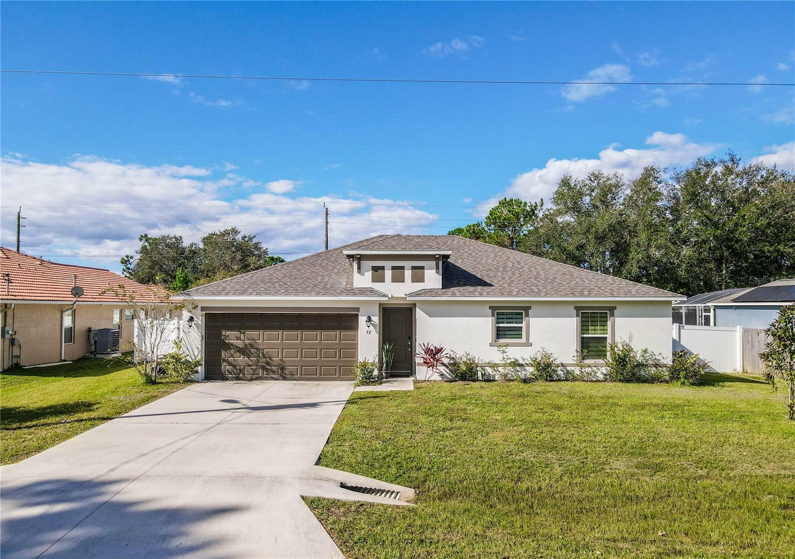 Property Photo: 72 Felwood Lane FL 32137