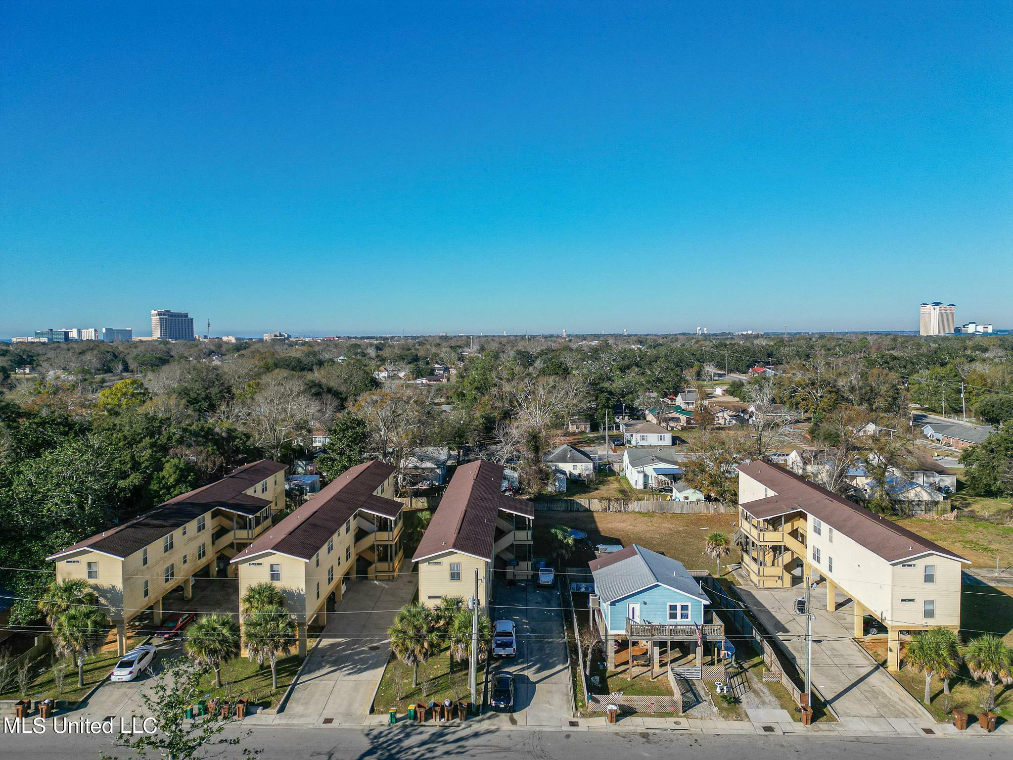 Property Photo:  279 Crawford Street  MS 39530 