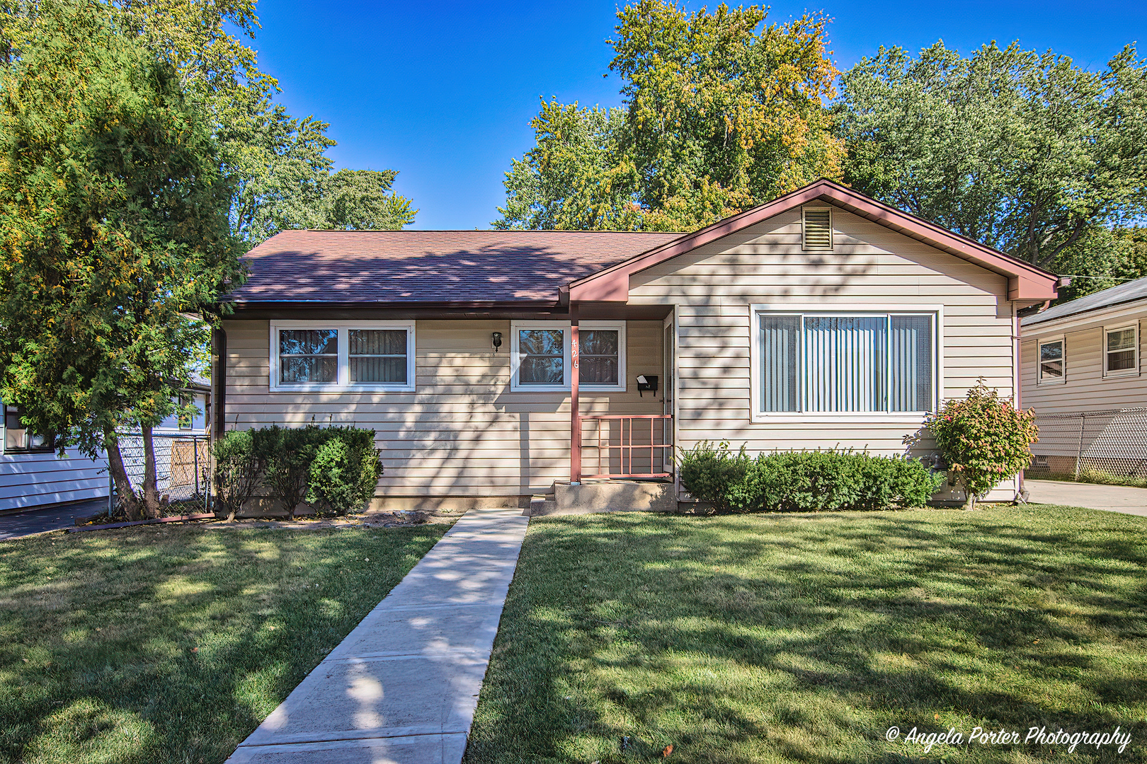 Property Photo:  426 Fairhaven Lane  IL 60060 