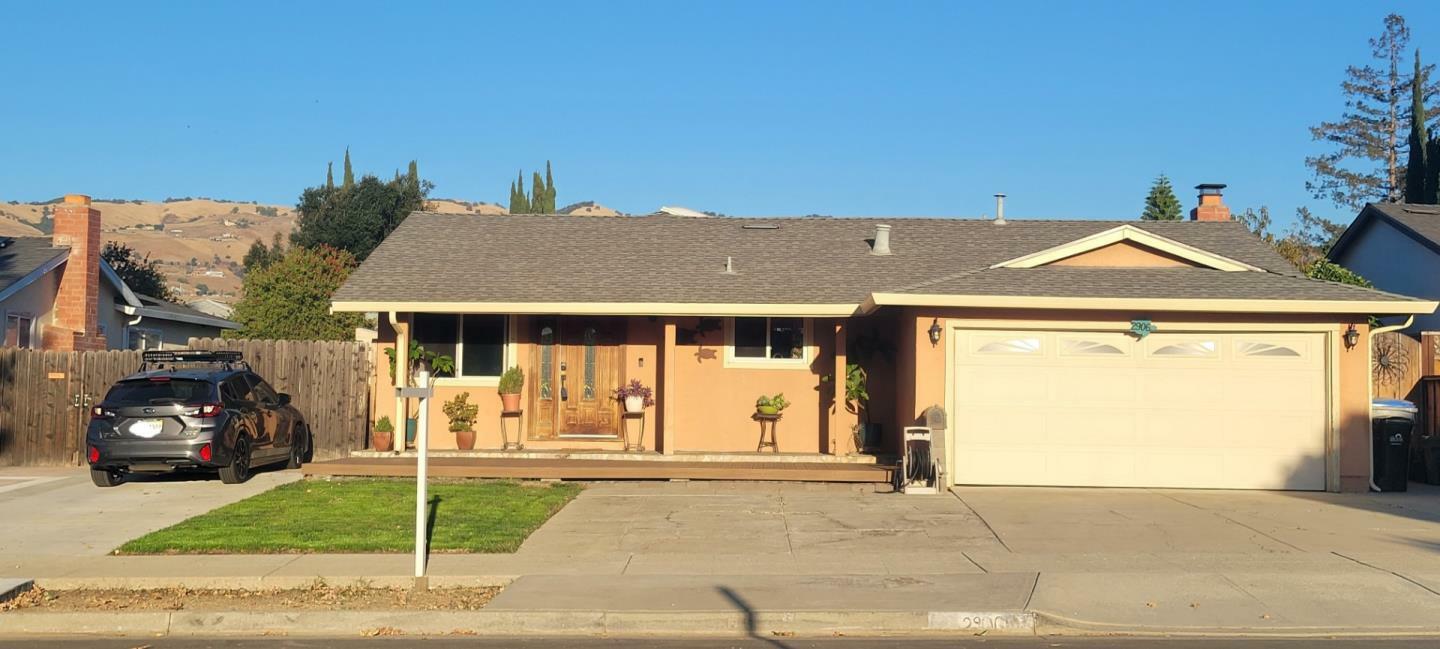 Property Photo:  2906 Fairfax Avenue  CA 95148 