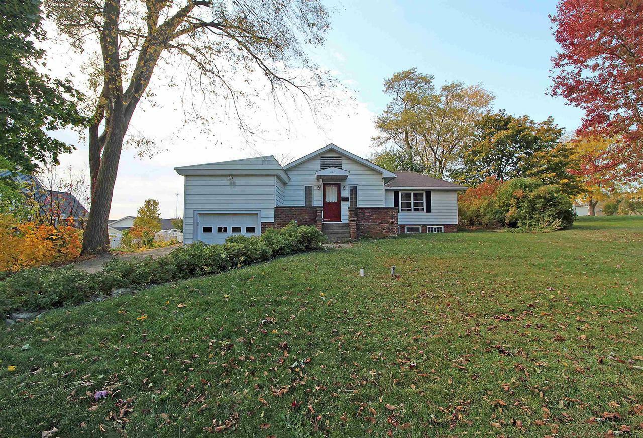 Property Photo:  616 South Iowa Street  WI 53533 