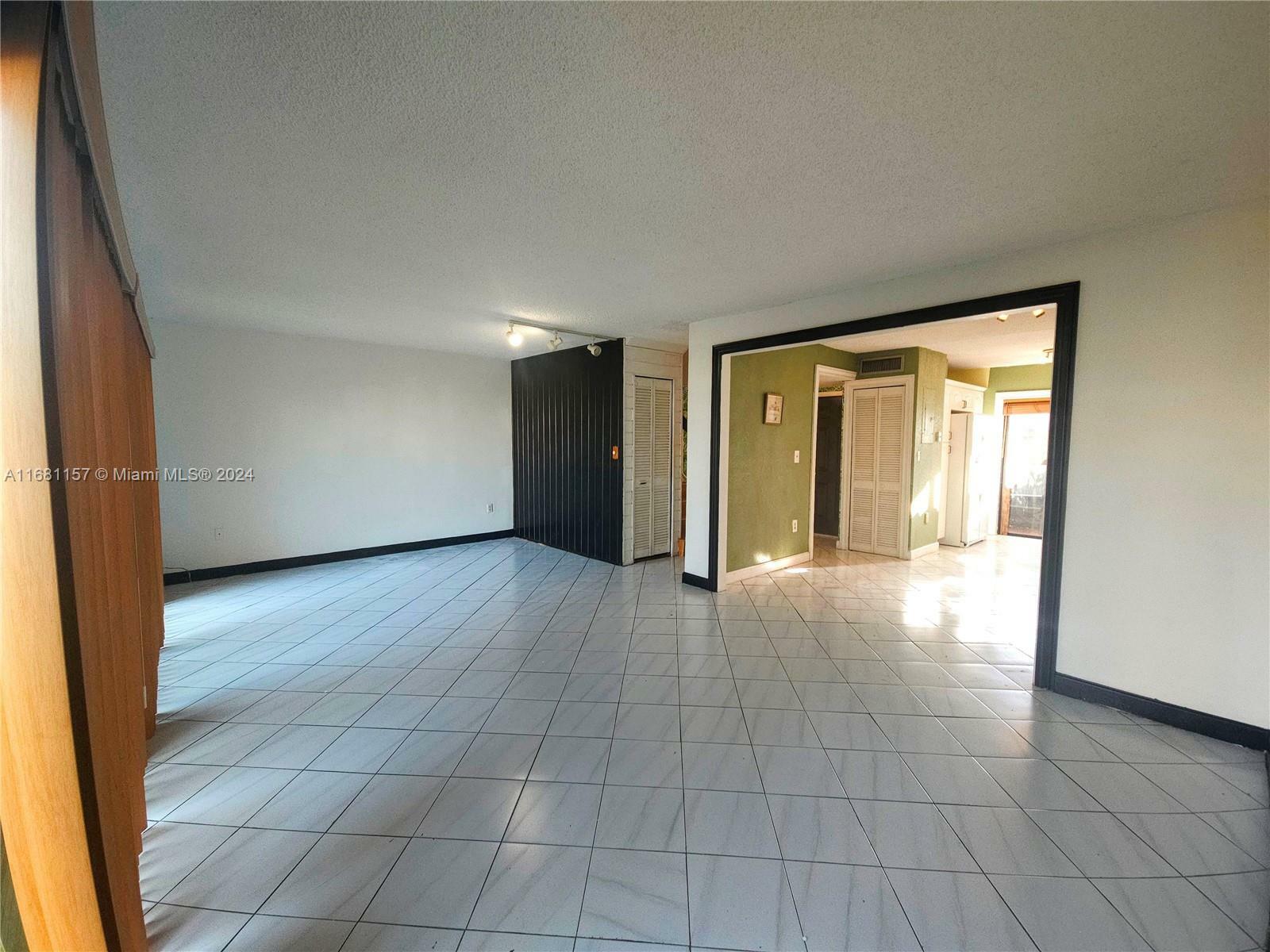 Property Photo:  3817 SW 82nd Ave Ix-43  FL 33155 