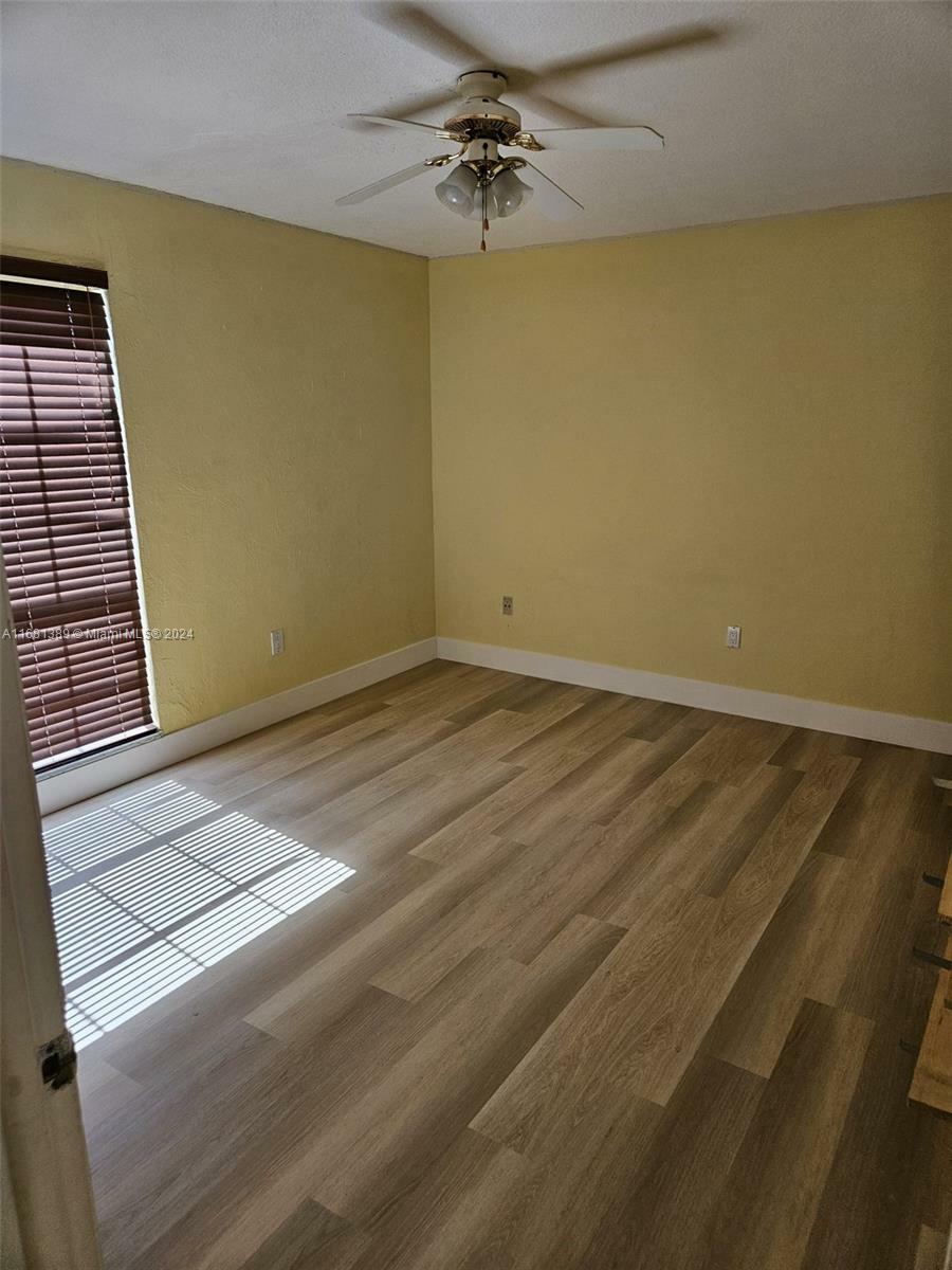 Property Photo:  10816 N Kendall Dr R16  FL 33176 