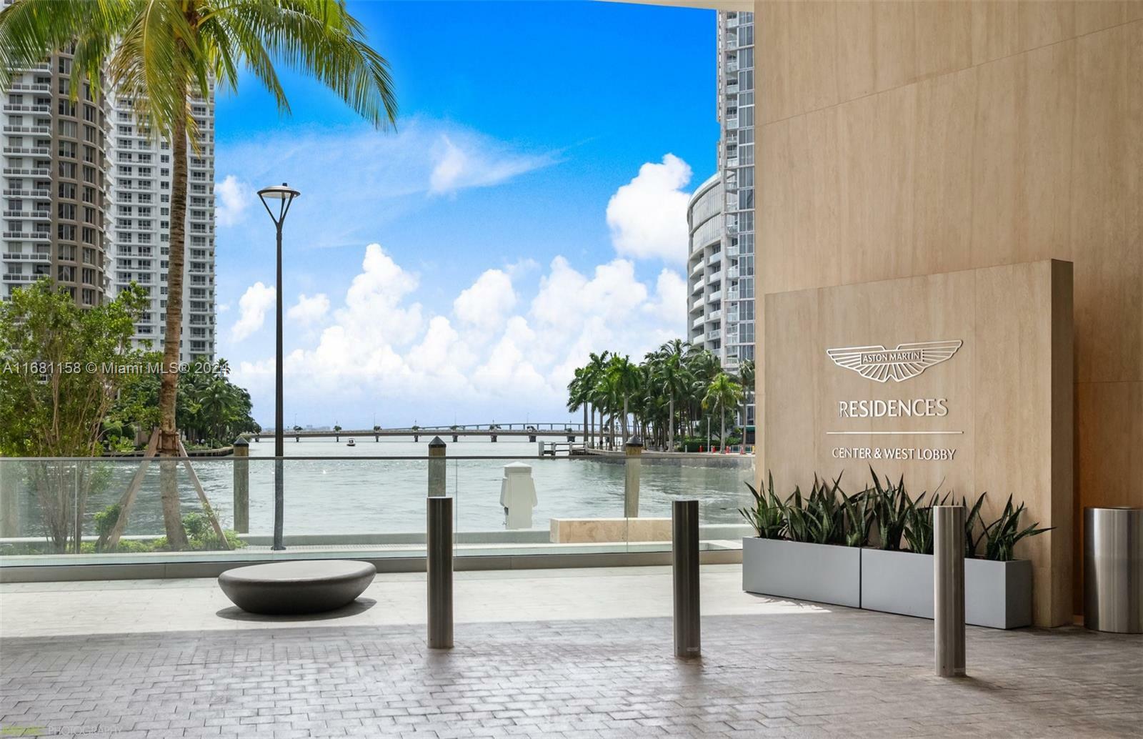 Property Photo:  300 Biscayne Blvd Way 1205  FL 33131 