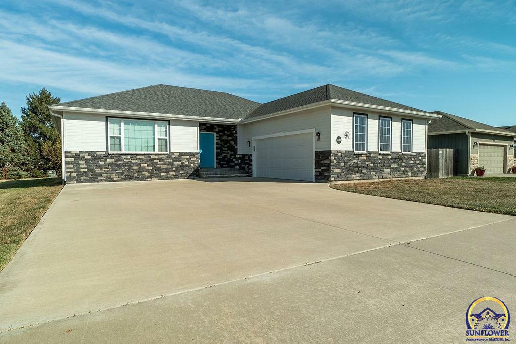 Property Photo:  8526 SW 29th Ter  KS 66614 