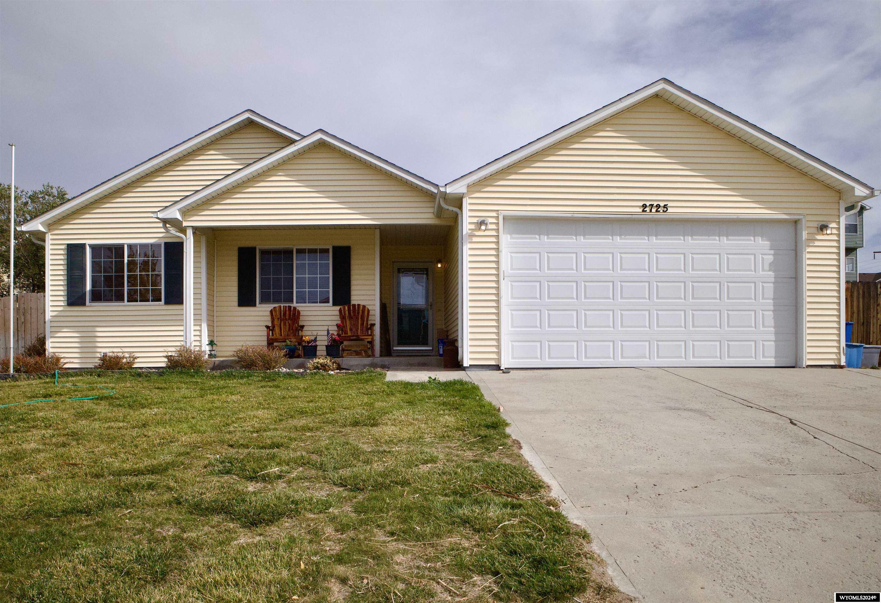 Property Photo:  2725 Fairdale Avenue  WY 82601 