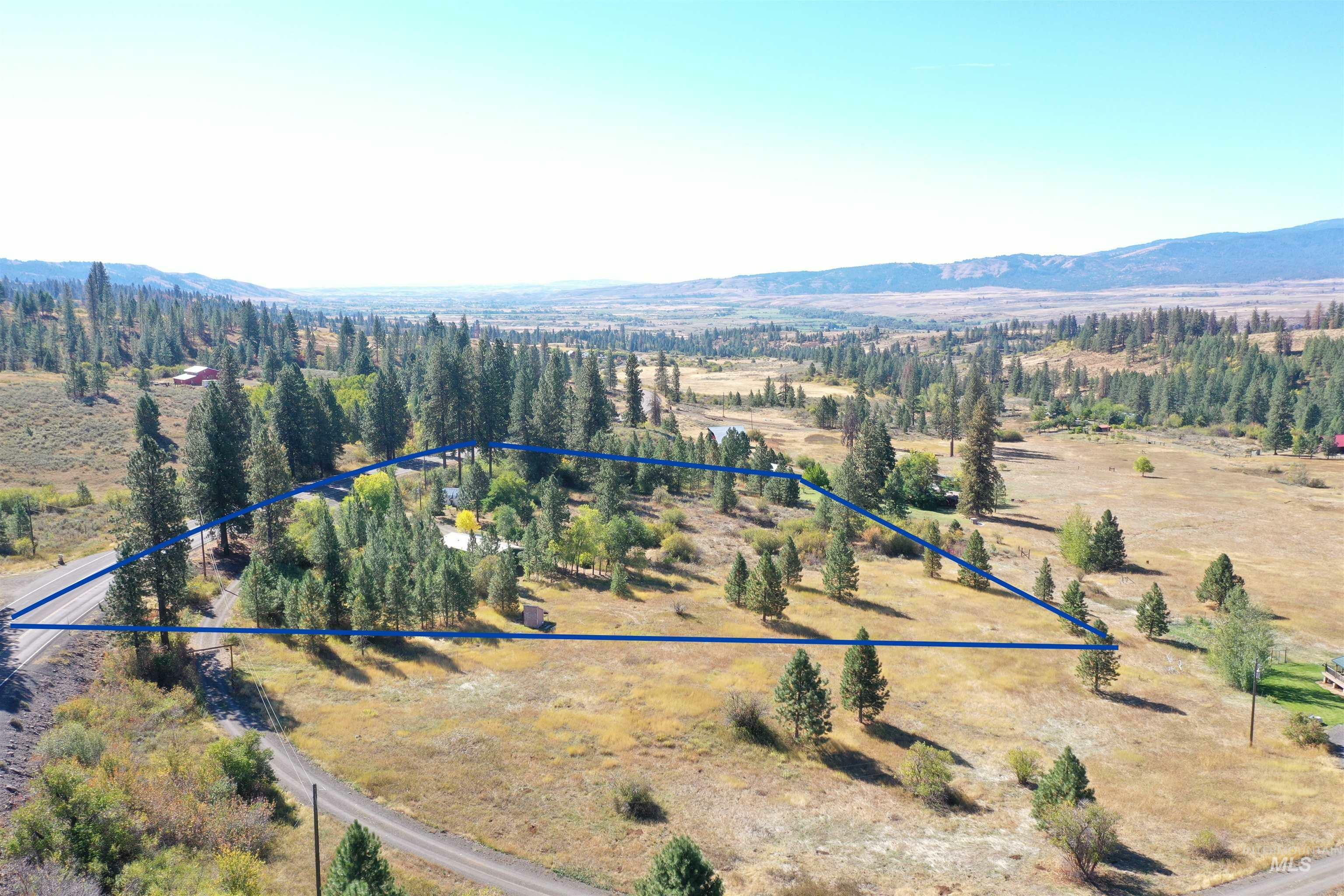 Property Photo:  2621 Hwy 95  ID 83612 