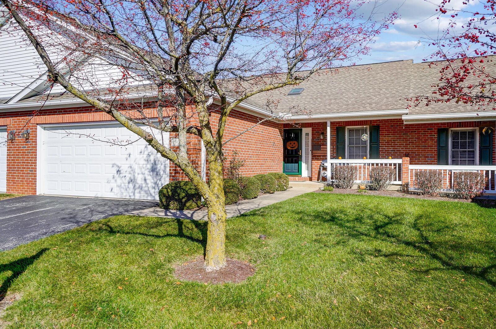 Property Photo:  1900 Mary Dell Lane  OH 43015 