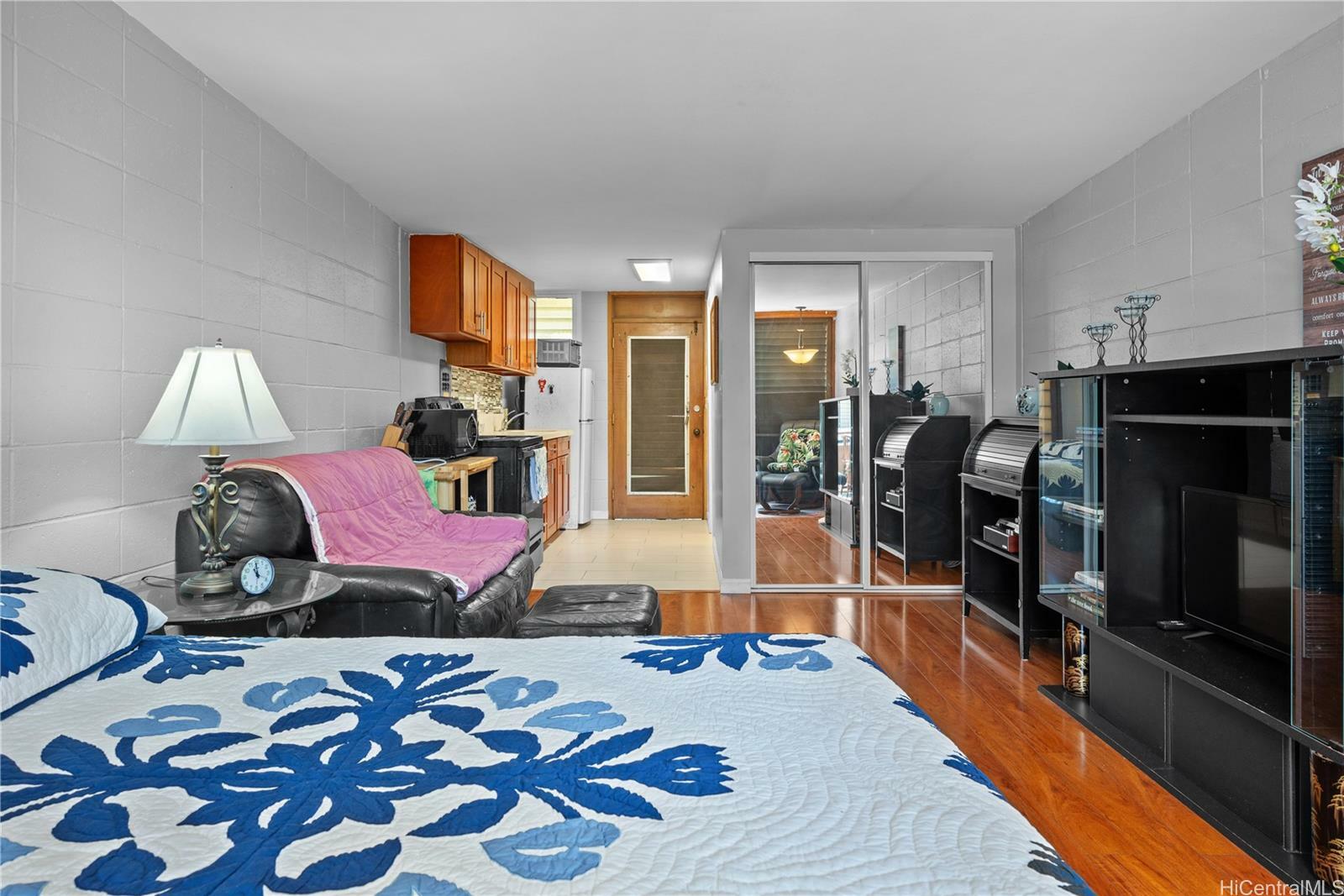 Property Photo:  1700 Makiki Street 222  HI 96822 