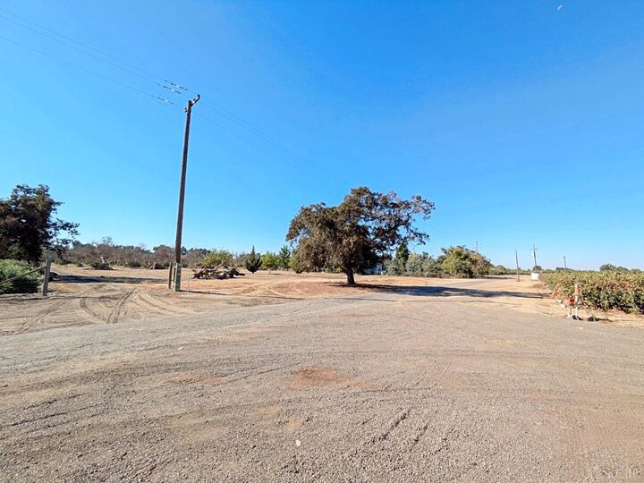 Property Photo:  5675 E Letson Avenue  CA 93242 