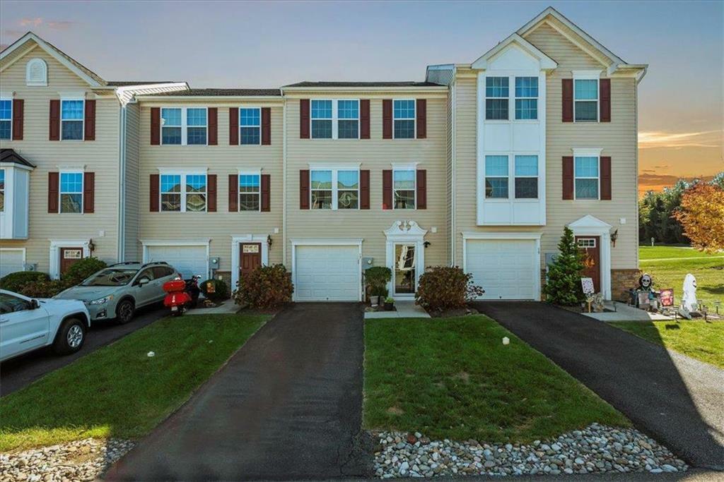 17 Gold Rose Lane  Palmer Twp PA 18045 photo