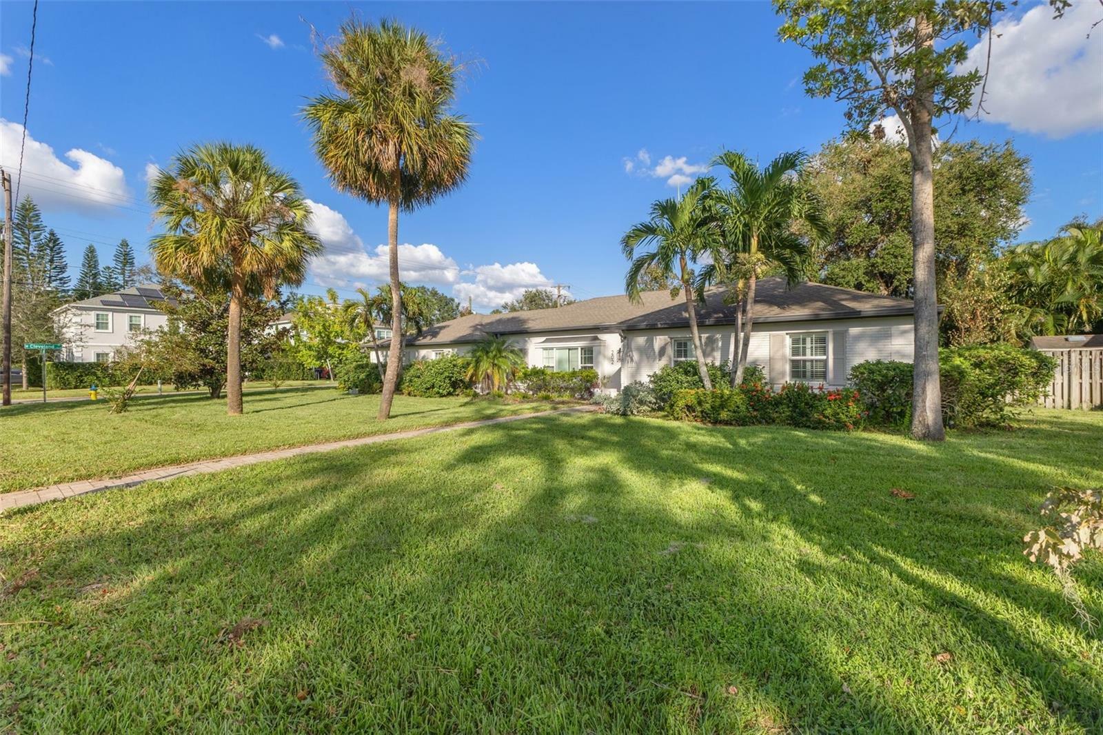 Property Photo:  202 S Clark Avenue  FL 33609 