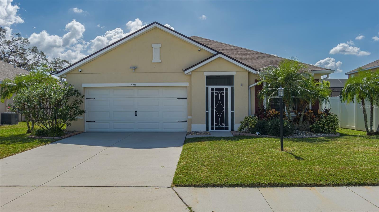 Property Photo:  5715 71st Street E  FL 34221 