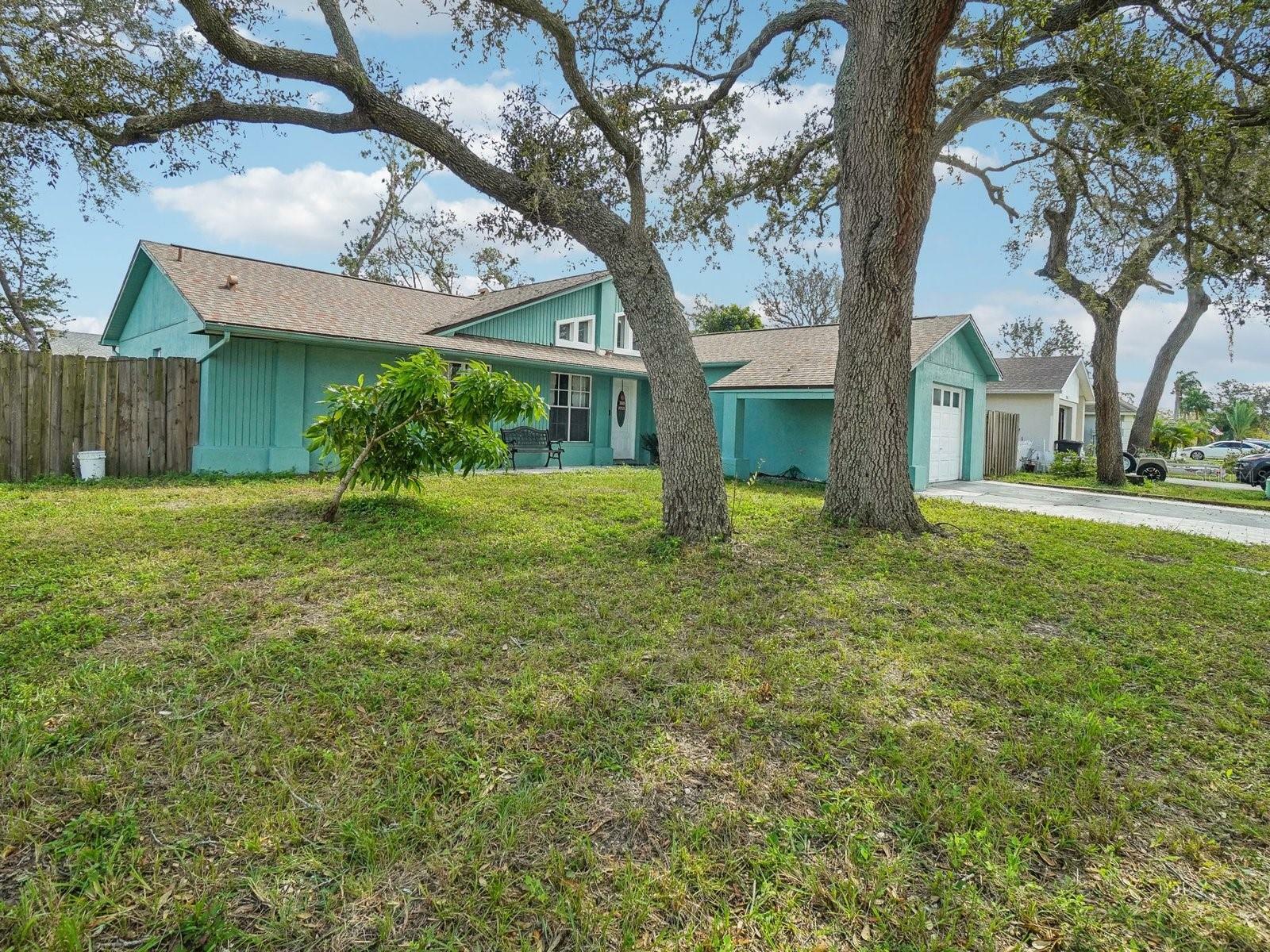 Property Photo: 1214 Begonia Drive FL 34691