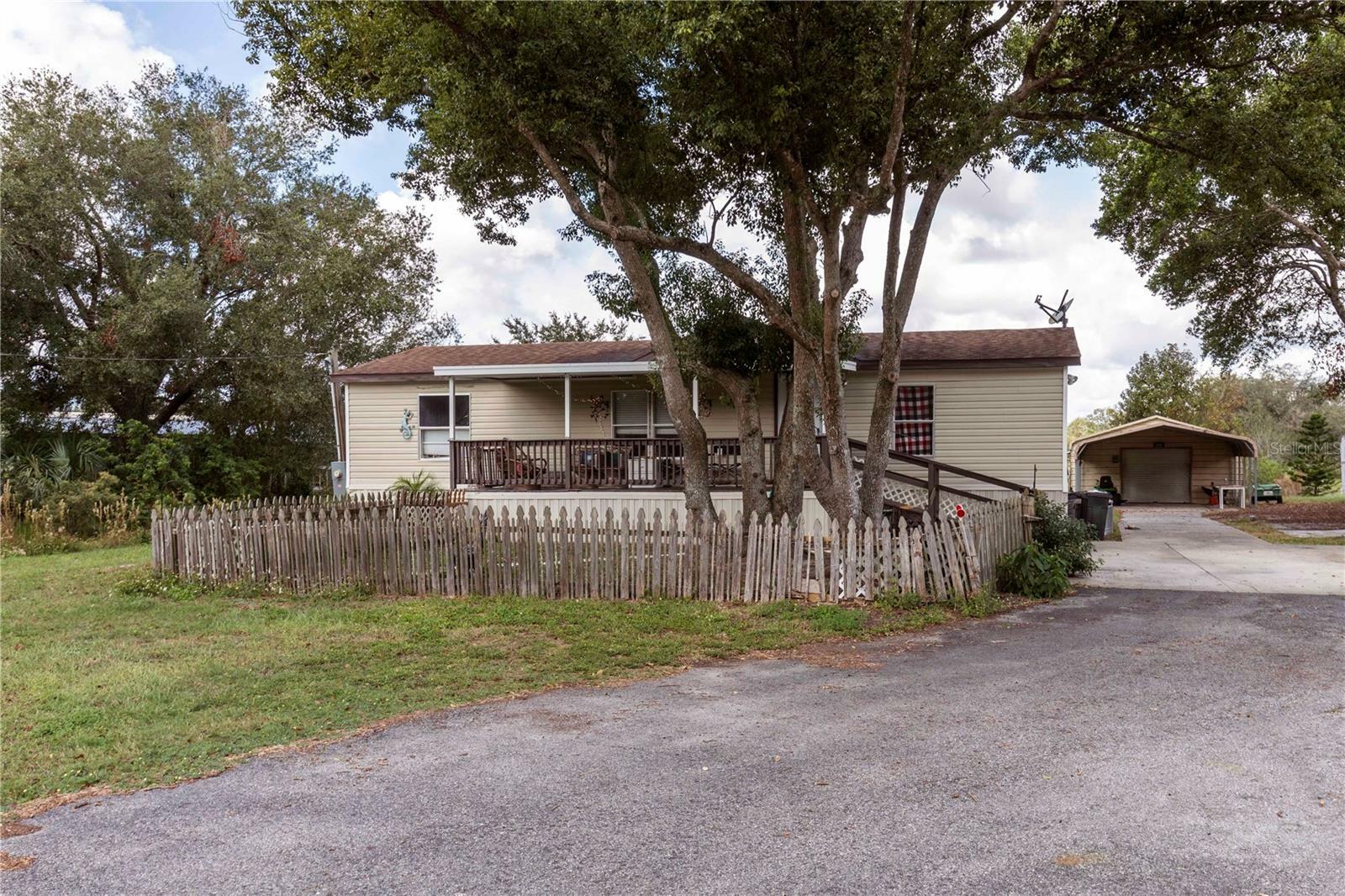 Property Photo:  13117 Lake Karl Drive  FL 34669 