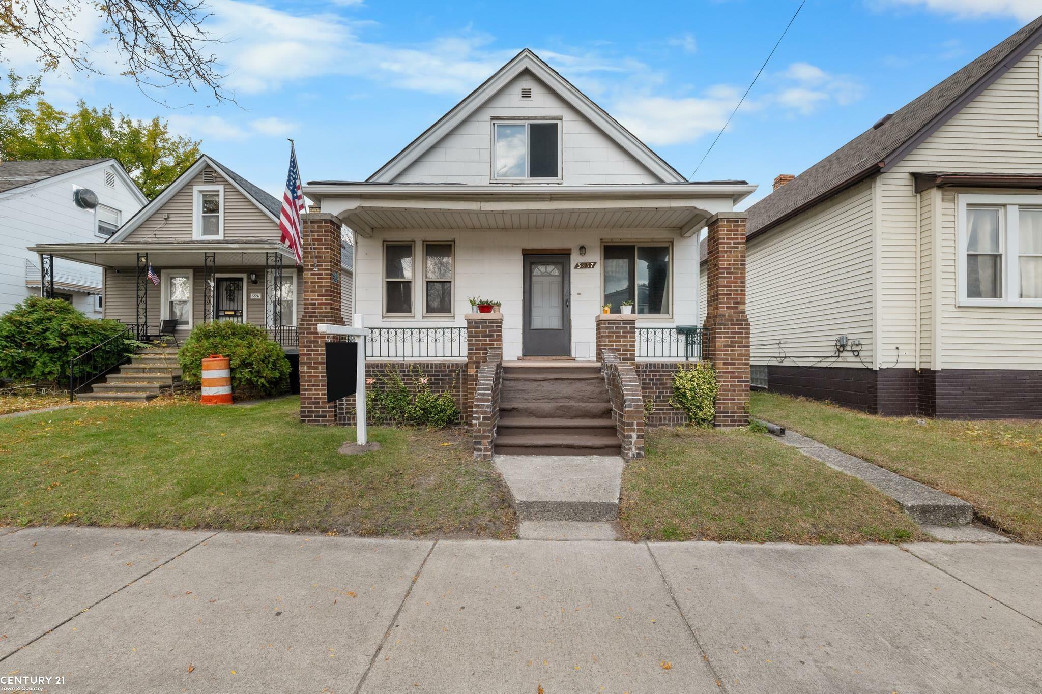 Property Photo:  3857 Commor Street  MI 48212 