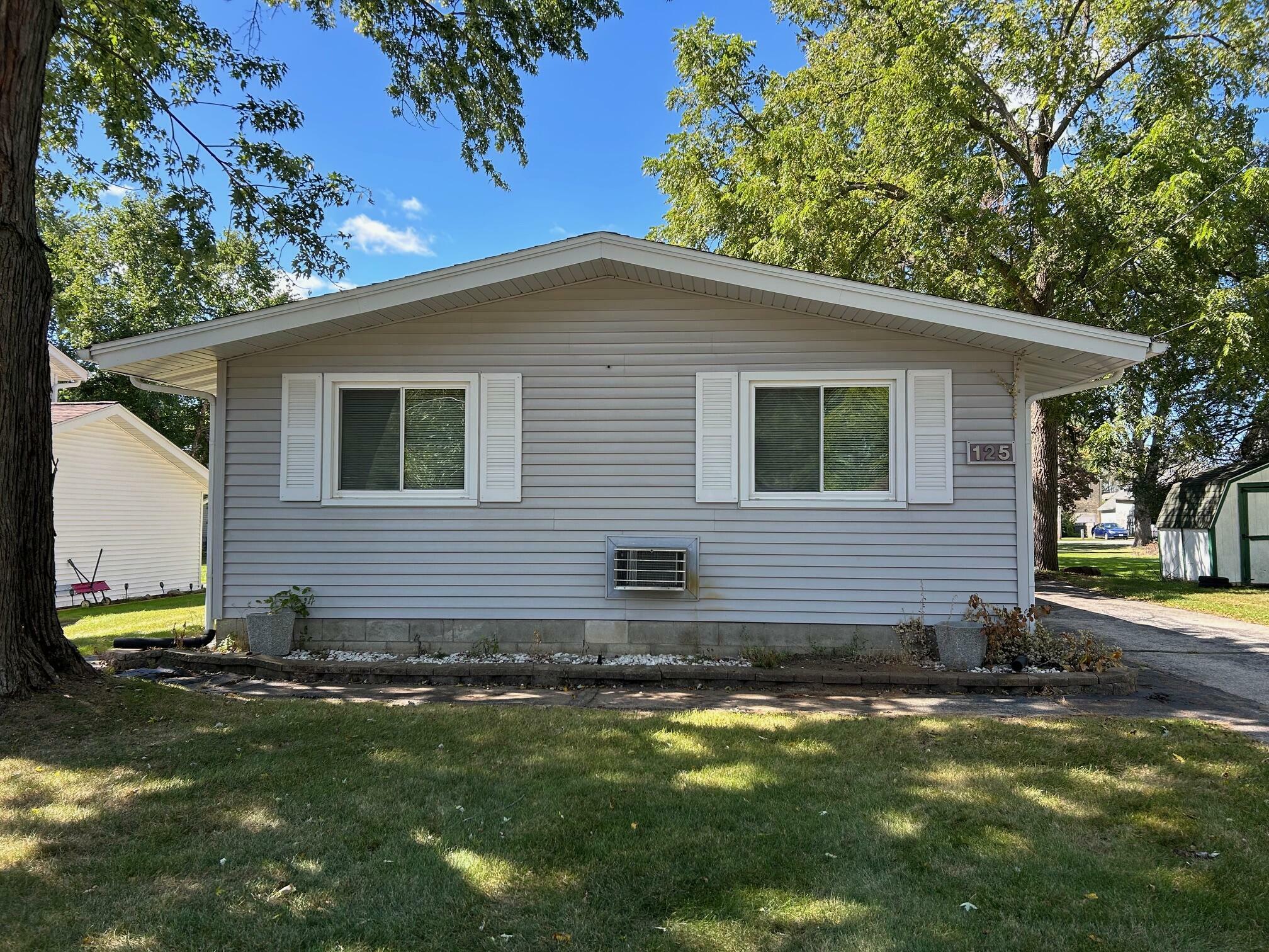 Property Photo:  125 Roberts Rd  WI 53118 