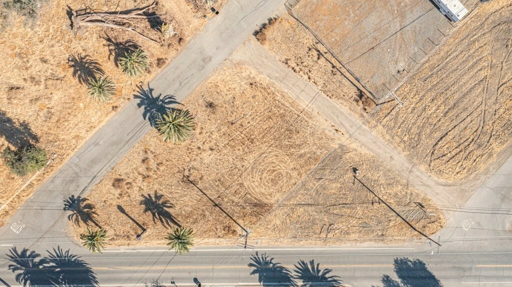 Property Photo: 1 De Brask Avenue CA 92530