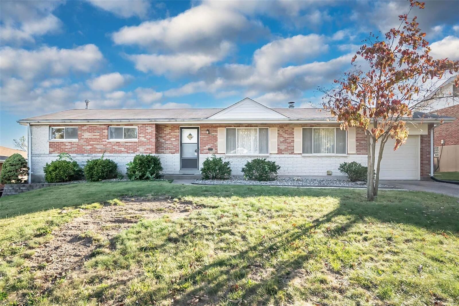Property Photo: 9856 Lindhall Lane MO 63123