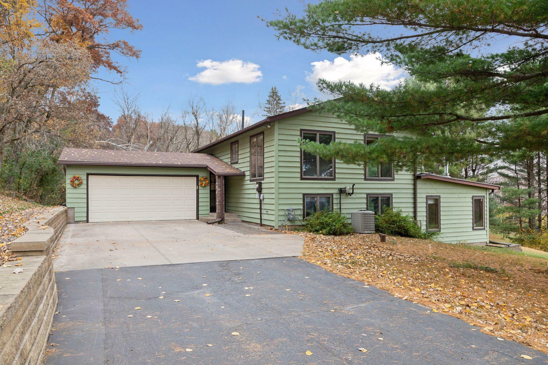 Property Photo:  452 Valley View Trail  WI 54082 