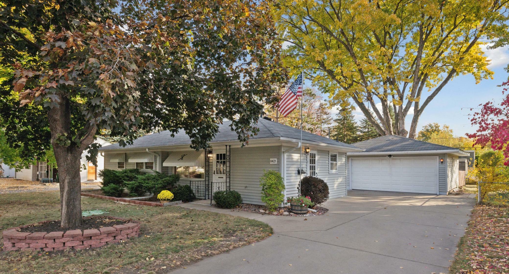 8421 Elliot Avenue S  Bloomington MN 55420 photo