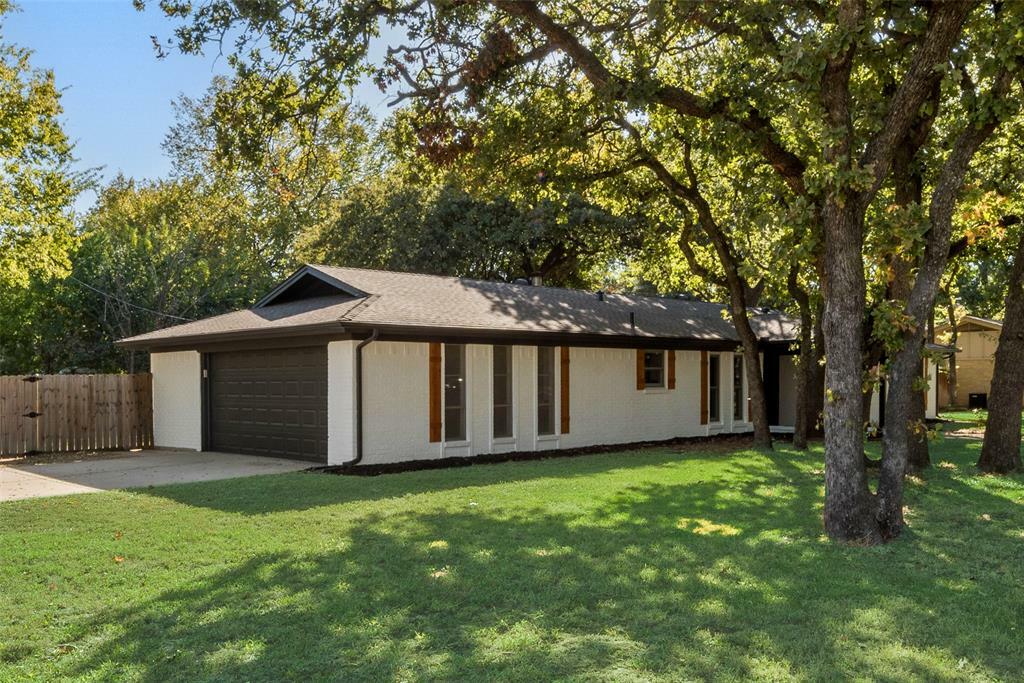 Property Photo:  705 Hillside Road  TX 76034 