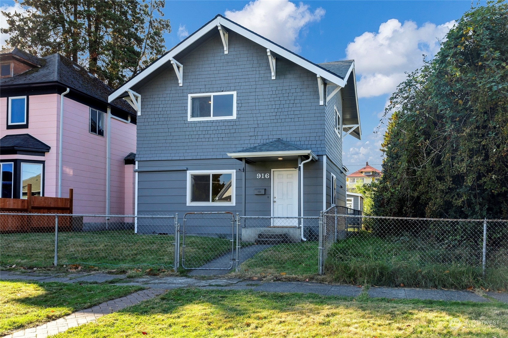 916 S Cushman Avenue  Tacoma WA 98405 photo