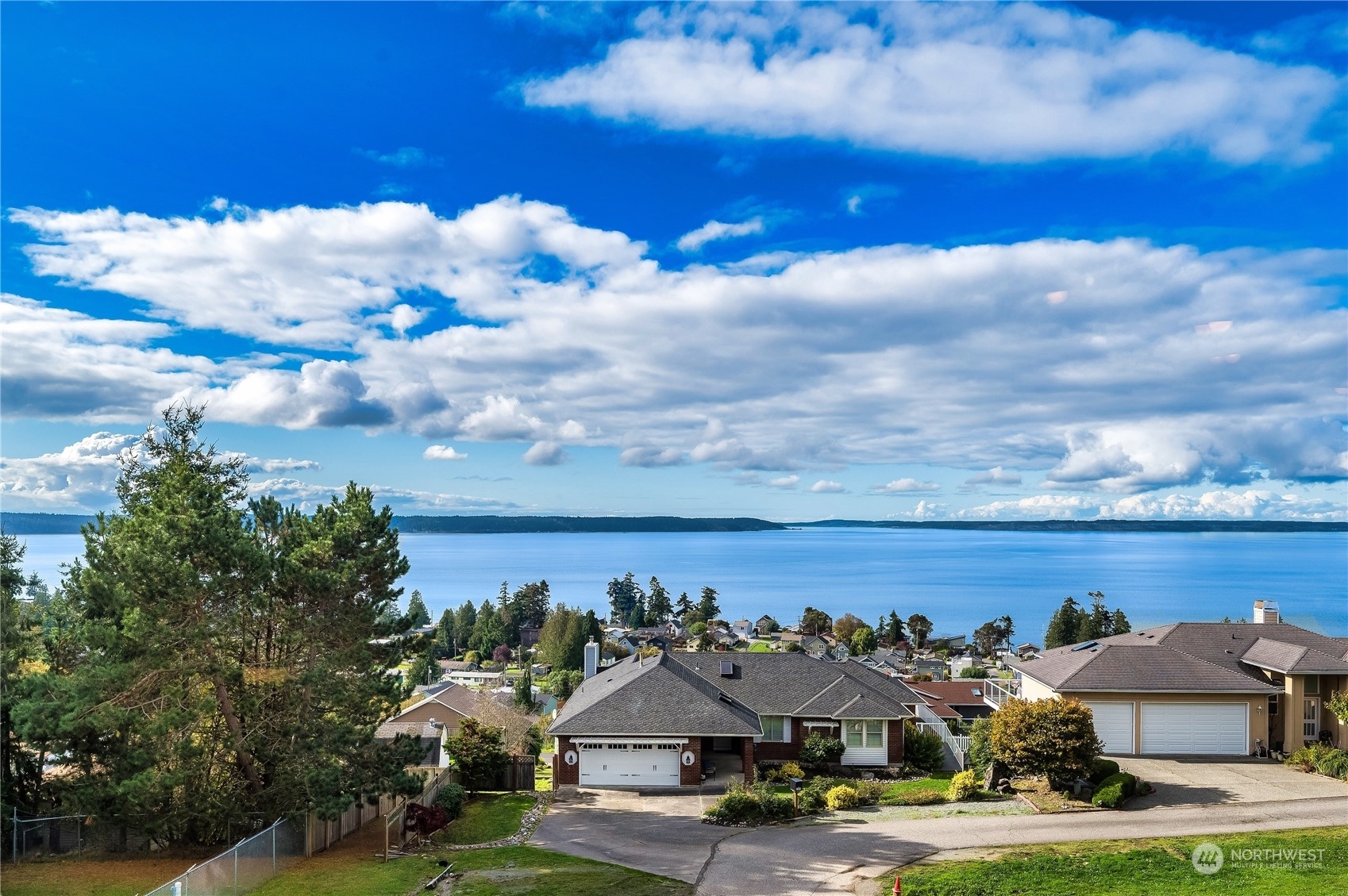 212  Grandview Ave  Camano Island WA 98282 photo