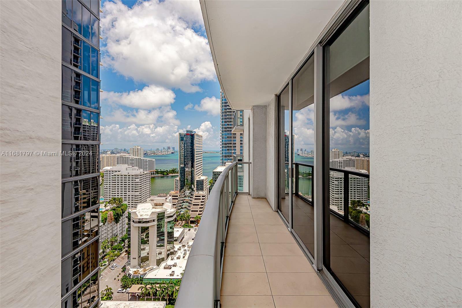 Property Photo:  1050 Brickell Ave 2822  FL 33131 